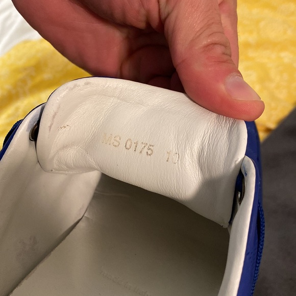 Sneakers - Picture 5 of 5